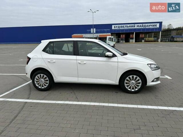 Шкода Фабия 2019 в Сумах на Automoto.ua Белый Шкода Фабия, объемом двигателя 1 л и пробегом 100 тыс. км за 8000 $, фото 2 на Automoto.ua