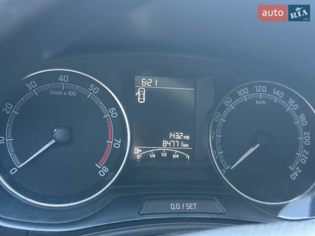 Белый Шкода Фабия, объемом двигателя 1 л и пробегом 84 тыс. км за 8400 $, фото 24 на Automoto.ua