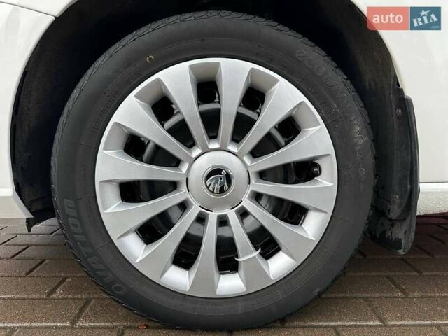 Белый Шкода Фабия, объемом двигателя 1 л и пробегом 104 тыс. км за 8600 $, фото 16 на Automoto.ua