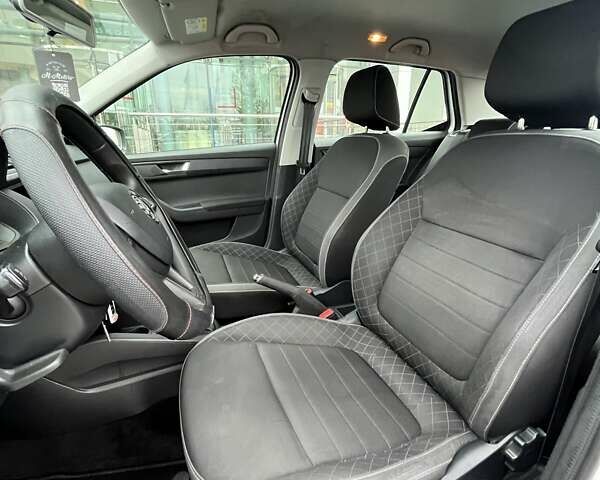 Белый Шкода Фабия, объемом двигателя 1 л и пробегом 174 тыс. км за 7224 $, фото 17 на Automoto.ua