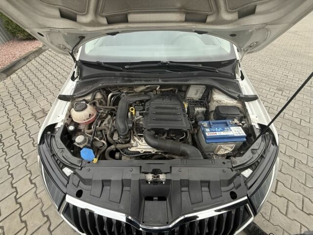 Белый Шкода Фабия, объемом двигателя 1 л и пробегом 144 тыс. км за 8000 $, фото 5 на Automoto.ua