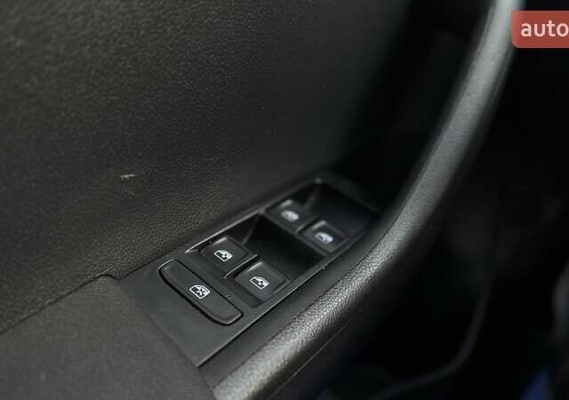 Белый Шкода Фабия, объемом двигателя 1 л и пробегом 146 тыс. км за 8880 $, фото 23 на Automoto.ua