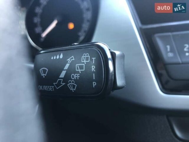 Белый Шкода Фабия, объемом двигателя 1 л и пробегом 98 тыс. км за 8700 $, фото 15 на Automoto.ua