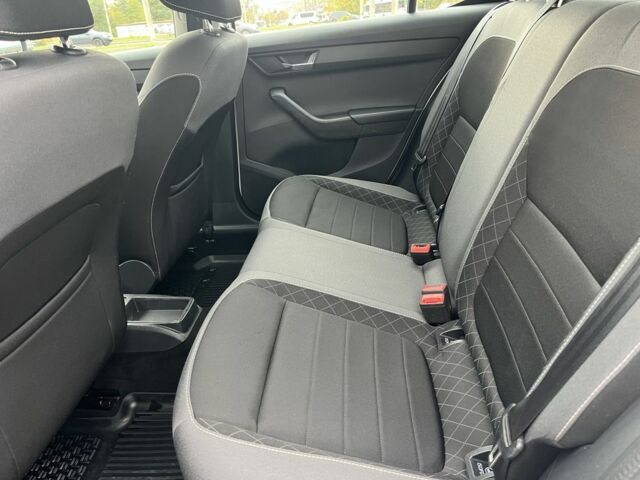 Шкода Фабия 2019 в Сумах на Automoto.ua Белый Шкода Фабия, объемом двигателя 1 л и пробегом 100 тыс. км за 7800 $, фото 7 на Automoto.ua