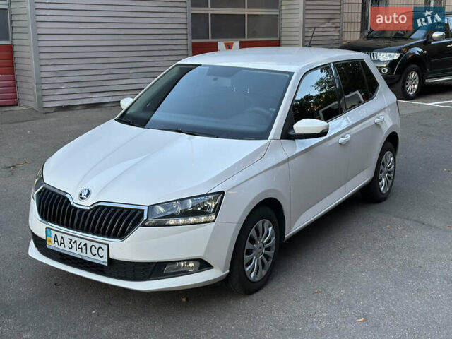 Белый Шкода Фабия, объемом двигателя 1 л и пробегом 84 тыс. км за 8400 $, фото 9 на Automoto.ua
