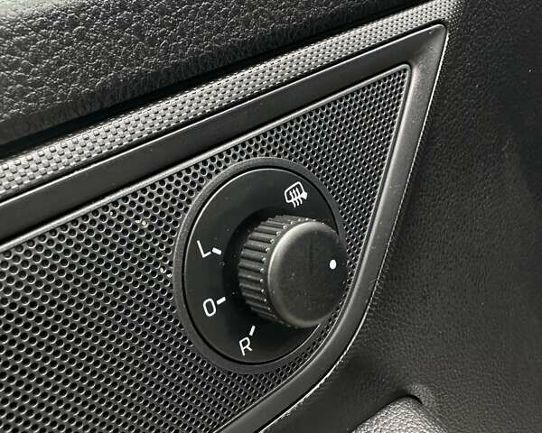 Белый Шкода Фабия, объемом двигателя 1 л и пробегом 120 тыс. км за 8300 $, фото 21 на Automoto.ua