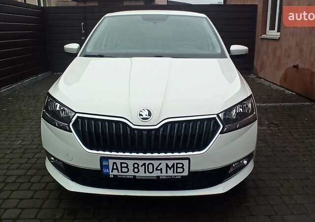 Белый Шкода Фабия, объемом двигателя 1 л и пробегом 92 тыс. км за 8700 $, фото 1 на Automoto.ua