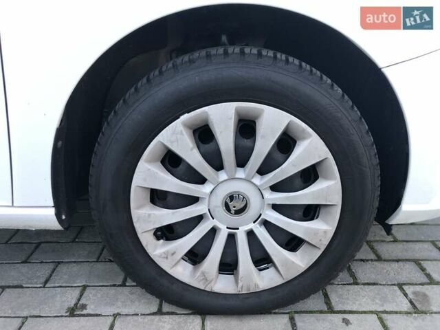 Белый Шкода Фабия, объемом двигателя 1 л и пробегом 98 тыс. км за 8700 $, фото 23 на Automoto.ua