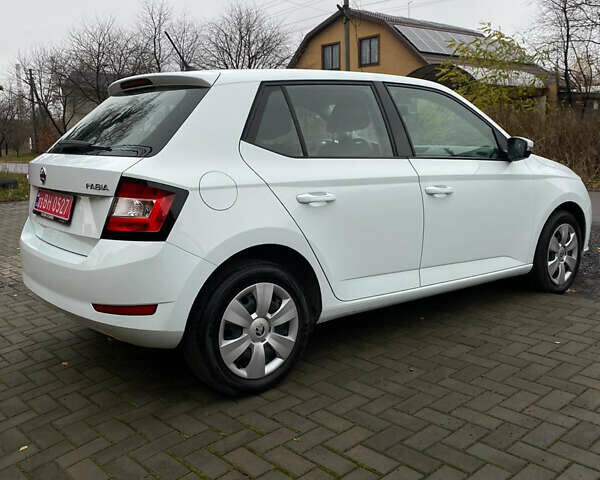 Белый Шкода Фабия, объемом двигателя 0 л и пробегом 101 тыс. км за 10300 $, фото 13 на Automoto.ua