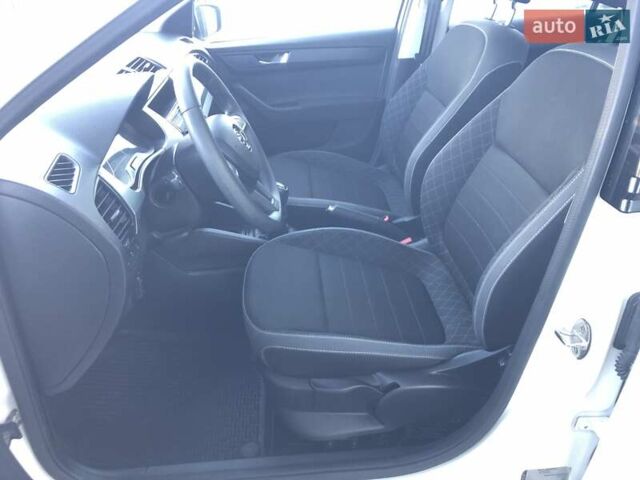 Белый Шкода Фабия, объемом двигателя 1 л и пробегом 98 тыс. км за 8700 $, фото 8 на Automoto.ua