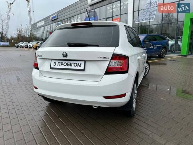 Белый Шкода Фабия, объемом двигателя 1 л и пробегом 104 тыс. км за 8600 $, фото 32 на Automoto.ua