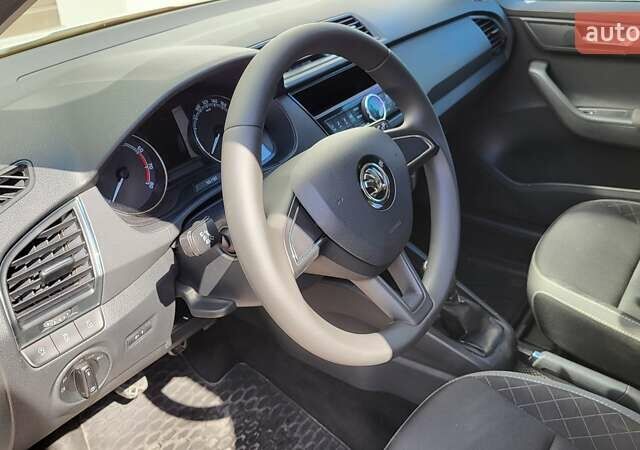 Белый Шкода Фабия, объемом двигателя 1 л и пробегом 93 тыс. км за 9500 $, фото 6 на Automoto.ua