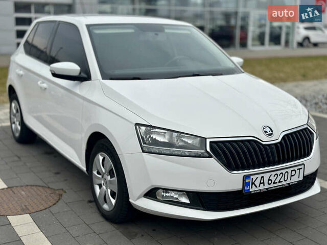 Белый Шкода Фабия, объемом двигателя 1 л и пробегом 131 тыс. км за 8499 $, фото 41 на Automoto.ua