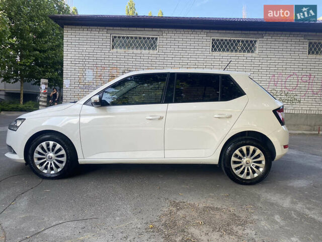 Белый Шкода Фабия, объемом двигателя 1 л и пробегом 92 тыс. км за 9100 $, фото 6 на Automoto.ua