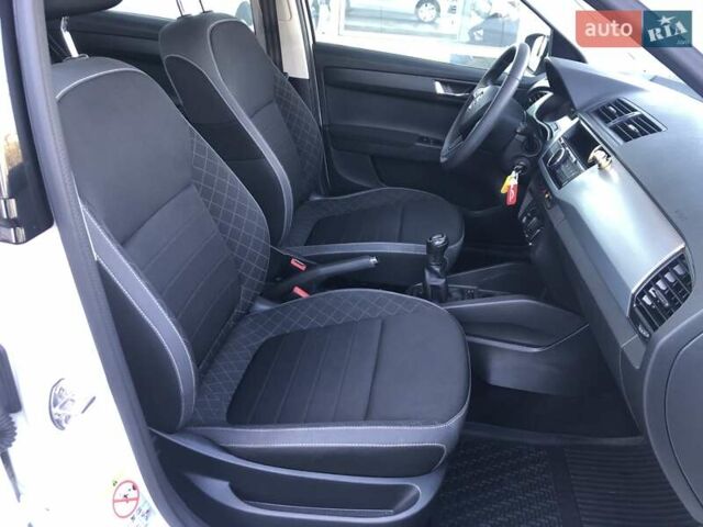 Белый Шкода Фабия, объемом двигателя 1 л и пробегом 98 тыс. км за 8700 $, фото 16 на Automoto.ua