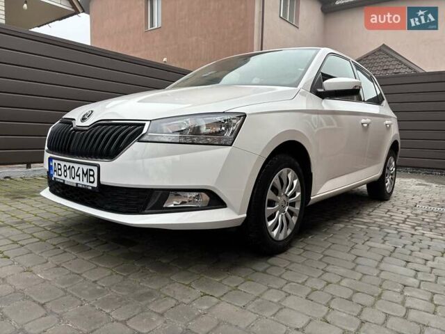 Белый Шкода Фабия, объемом двигателя 1 л и пробегом 103 тыс. км за 8700 $, фото 2 на Automoto.ua