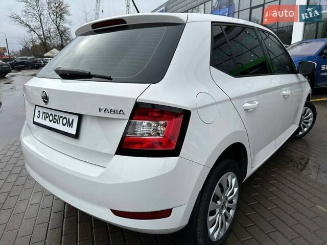 Белый Шкода Фабия, объемом двигателя 1 л и пробегом 104 тыс. км за 8600 $, фото 29 на Automoto.ua