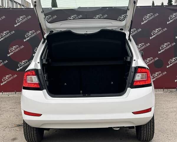 Белый Шкода Фабия, объемом двигателя 1 л и пробегом 120 тыс. км за 8300 $, фото 9 на Automoto.ua