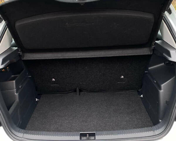 Белый Шкода Фабия, объемом двигателя 0 л и пробегом 101 тыс. км за 10300 $, фото 5 на Automoto.ua