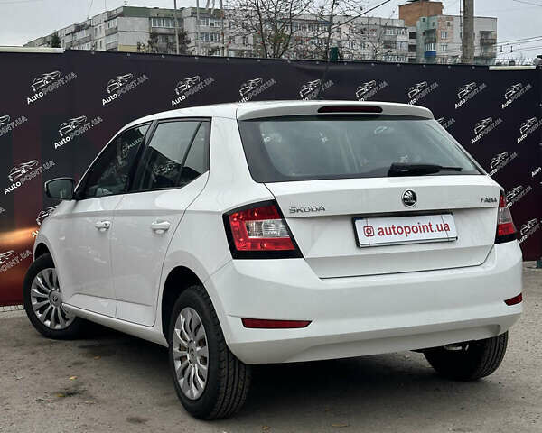 Белый Шкода Фабия, объемом двигателя 1 л и пробегом 120 тыс. км за 8300 $, фото 7 на Automoto.ua