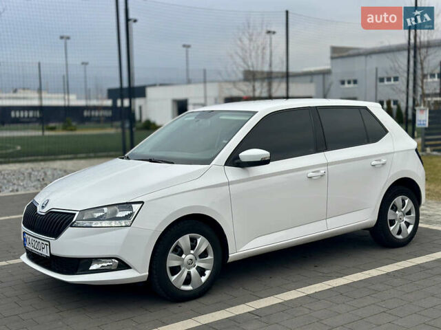 Белый Шкода Фабия, объемом двигателя 1 л и пробегом 131 тыс. км за 8499 $, фото 3 на Automoto.ua