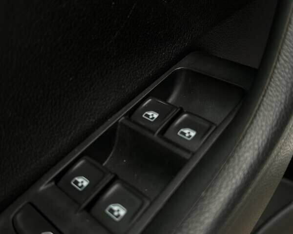 Белый Шкода Фабия, объемом двигателя 1 л и пробегом 120 тыс. км за 8300 $, фото 20 на Automoto.ua