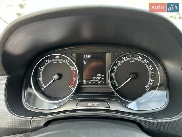 Белый Шкода Фабия, объемом двигателя 1 л и пробегом 104 тыс. км за 8200 $, фото 25 на Automoto.ua