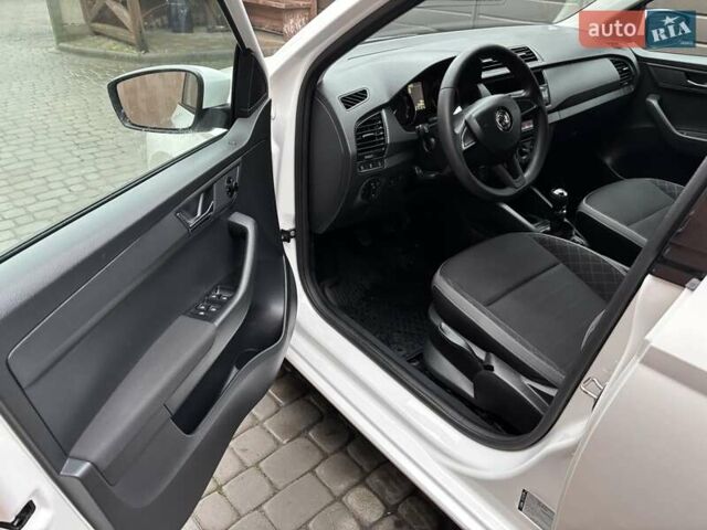 Белый Шкода Фабия, объемом двигателя 1 л и пробегом 103 тыс. км за 8700 $, фото 25 на Automoto.ua