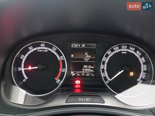 Белый Шкода Фабия, объемом двигателя 1 л и пробегом 94 тыс. км за 8200 $, фото 12 на Automoto.ua