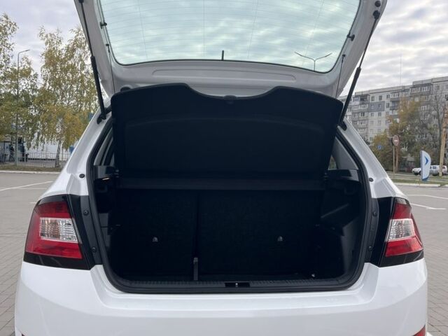 Шкода Фабия 2019 в Сумах на Automoto.ua Белый Шкода Фабия, объемом двигателя 1 л и пробегом 100 тыс. км за 7800 $, фото 4 на Automoto.ua