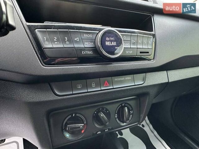 Белый Шкода Фабия, объемом двигателя 1 л и пробегом 104 тыс. км за 8200 $, фото 26 на Automoto.ua