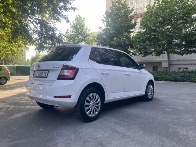 Белый Шкода Фабия, объемом двигателя 1 л и пробегом 92 тыс. км за 9100 $, фото 4 на Automoto.ua