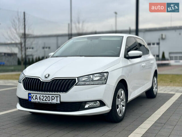 Белый Шкода Фабия, объемом двигателя 1 л и пробегом 131 тыс. км за 8499 $, фото 5 на Automoto.ua
