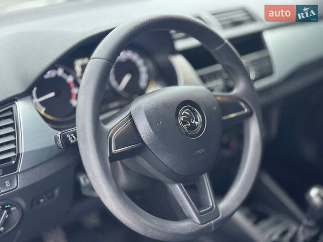 Белый Шкода Фабия, объемом двигателя 1 л и пробегом 131 тыс. км за 8499 $, фото 31 на Automoto.ua