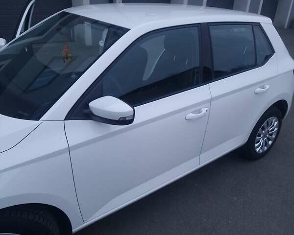 Білий Шкода Фабія, об'ємом двигуна 1 л та пробігом 106 тис. км за 8400 $, фото 43 на Automoto.ua