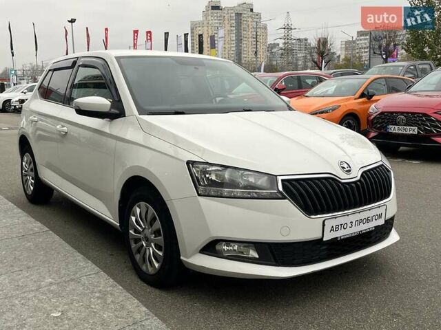 Білий Шкода Фабія, об'ємом двигуна 1 л та пробігом 165 тис. км за 8273 $, фото 3 на Automoto.ua