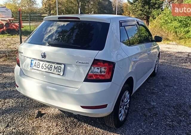Белый Шкода Фабия, объемом двигателя 1 л и пробегом 115 тыс. км за 8400 $, фото 5 на Automoto.ua