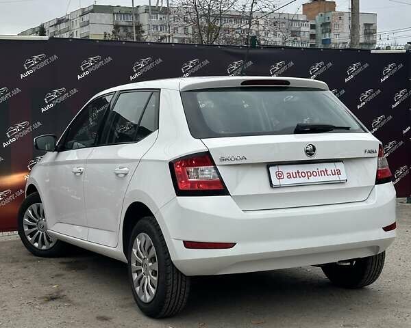 Белый Шкода Фабия, объемом двигателя 1 л и пробегом 120 тыс. км за 8300 $, фото 7 на Automoto.ua