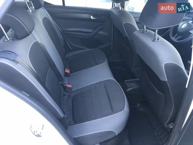 Белый Шкода Фабия, объемом двигателя 1 л и пробегом 98 тыс. км за 8700 $, фото 18 на Automoto.ua