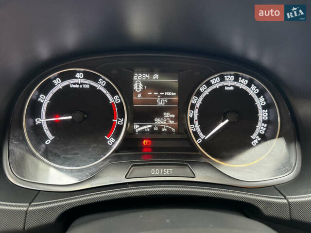 Білий Шкода Фабія, об'ємом двигуна 1 л та пробігом 95 тис. км за 8800 $, фото 13 на Automoto.ua