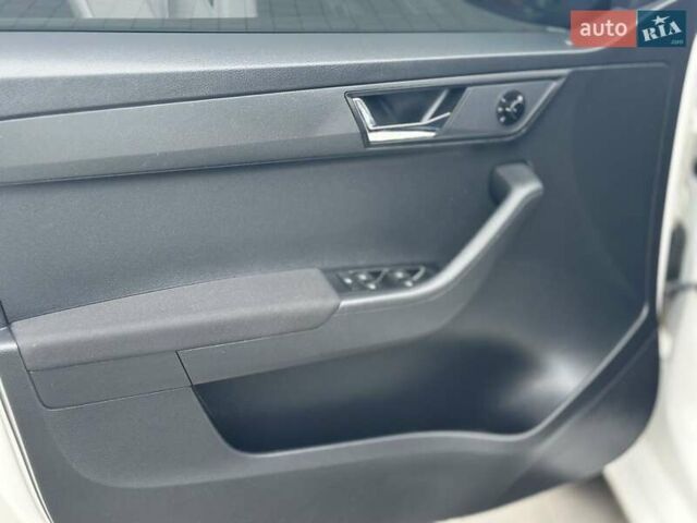 Білий Шкода Фабія, об'ємом двигуна 1 л та пробігом 176 тис. км за 8600 $, фото 18 на Automoto.ua