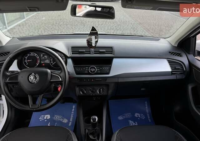 Белый Шкода Фабия, объемом двигателя 1 л и пробегом 146 тыс. км за 8880 $, фото 30 на Automoto.ua