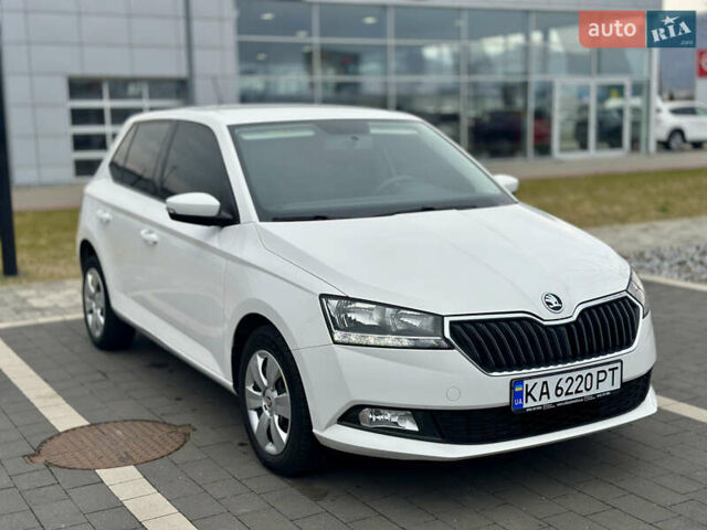 Белый Шкода Фабия, объемом двигателя 1 л и пробегом 131 тыс. км за 8499 $, фото 8 на Automoto.ua