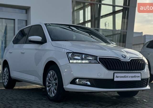 Белый Шкода Фабия, объемом двигателя 1 л и пробегом 146 тыс. км за 8880 $, фото 7 на Automoto.ua