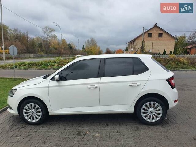 Белый Шкода Фабия, объемом двигателя 1 л и пробегом 94 тыс. км за 8600 $, фото 4 на Automoto.ua