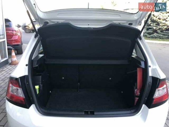 Белый Шкода Фабия, объемом двигателя 1 л и пробегом 98 тыс. км за 8700 $, фото 19 на Automoto.ua