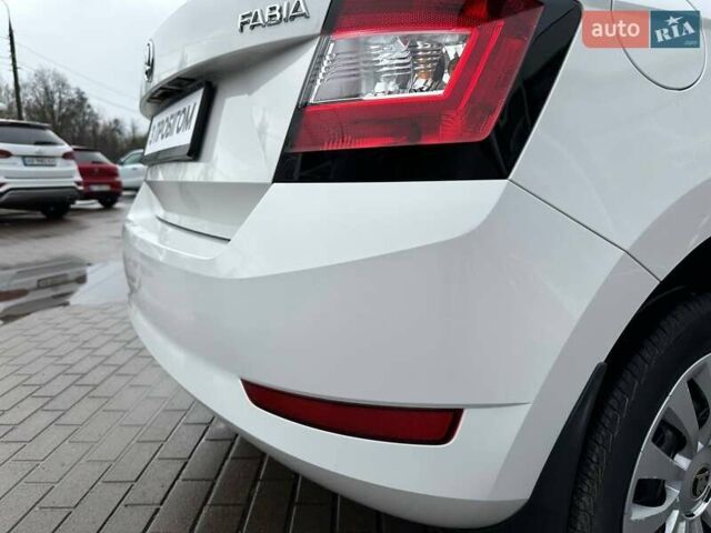 Белый Шкода Фабия, объемом двигателя 1 л и пробегом 104 тыс. км за 8600 $, фото 26 на Automoto.ua