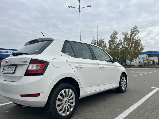 Шкода Фабия 2019 в Сумах на Automoto.ua Белый Шкода Фабия, объемом двигателя 1 л и пробегом 100 тыс. км за 7800 $, фото 3 на Automoto.ua