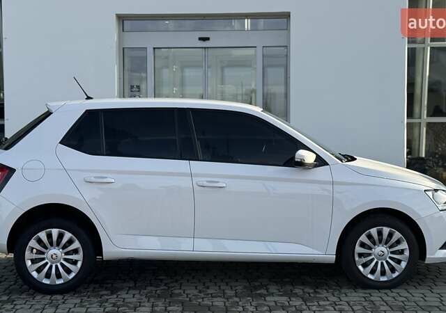 Белый Шкода Фабия, объемом двигателя 1 л и пробегом 146 тыс. км за 8880 $, фото 13 на Automoto.ua