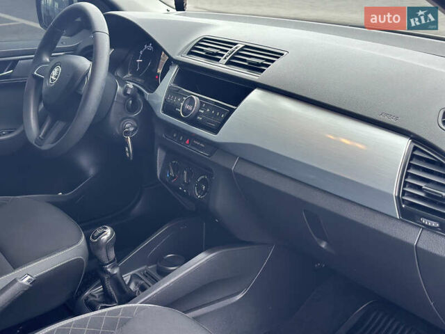 Белый Шкода Фабия, объемом двигателя 1 л и пробегом 131 тыс. км за 8499 $, фото 28 на Automoto.ua